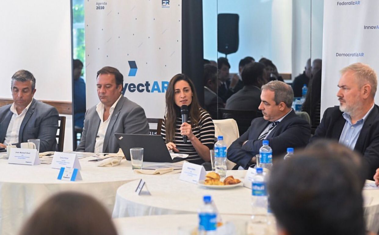 Reunión Mesa Sindical de la Escuela de Gobierno ProyectAR. Carla Petiot, Diputada Nacional (MC)